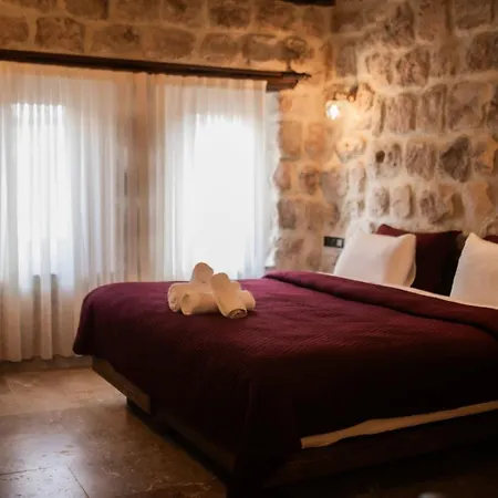 Rose Moon Cave Hotel *