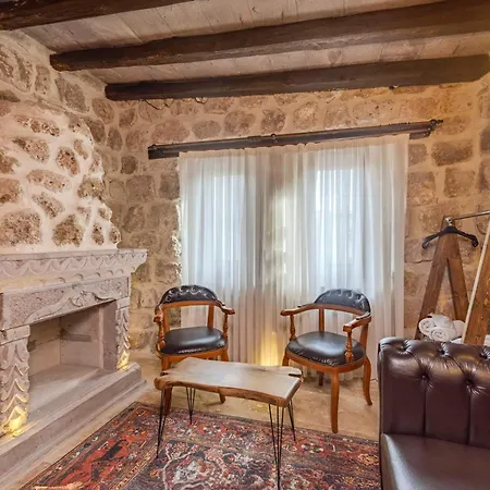 Hotel Rose Moon Cave