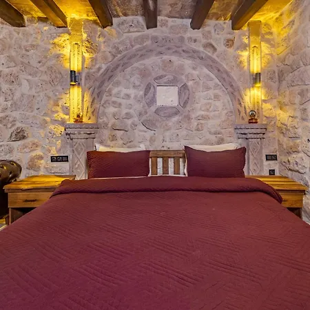 Rose Moon Cave * Nevsehir
