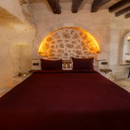 Rose Moon Cave * Nevsehir