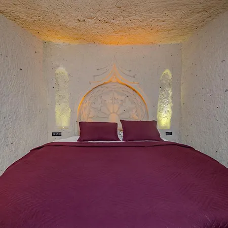 Hotel Rose Moon Cave *