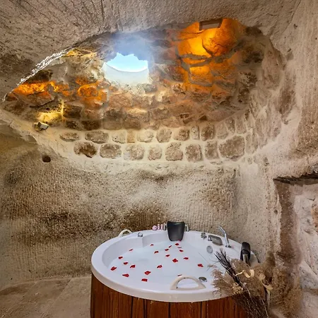 Rose Moon Cave * Nevsehir