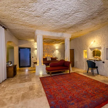 Rose Moon Cave * Nevsehir