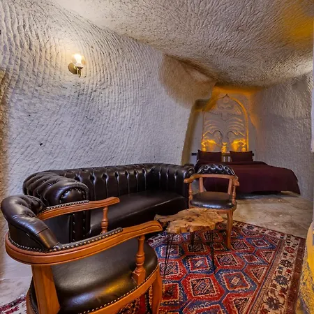 Rose Moon Cave * Nevşehir