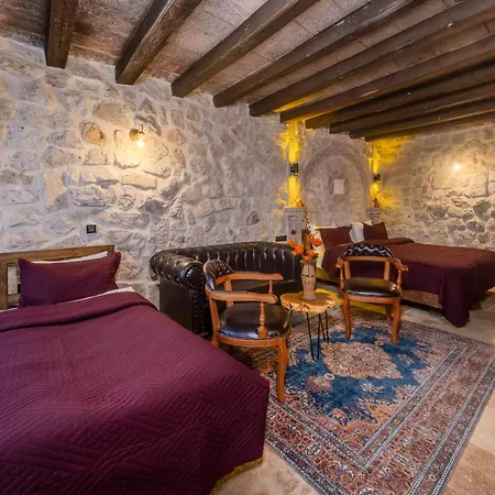Hotel Rose Moon Cave
