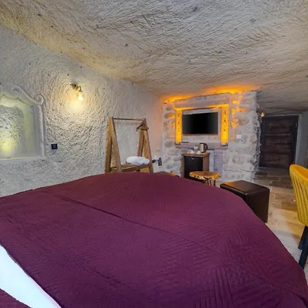 Rose Moon Cave * Nevsehir