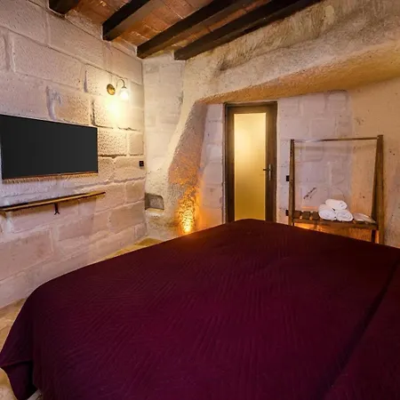 Rose Moon Cave Hotel
